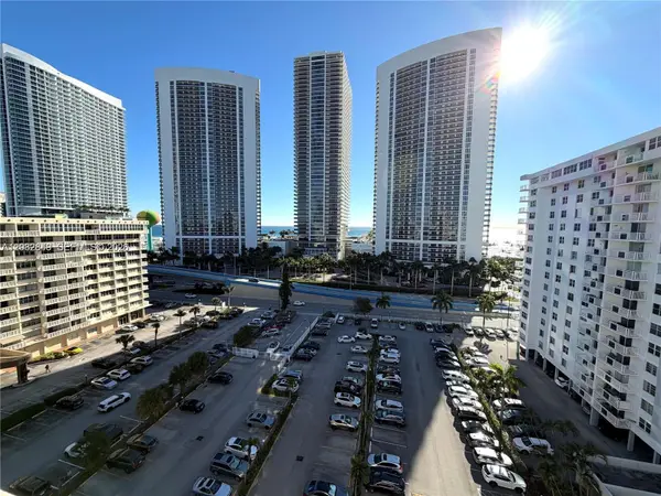 1833 S Ocean Dr #1202, Hallandale Beach, FL 33009