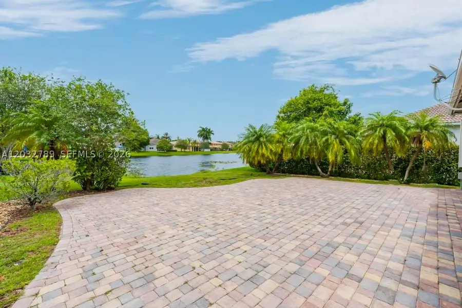 19301 Seneca Ave, Weston, FL 33332 - #2