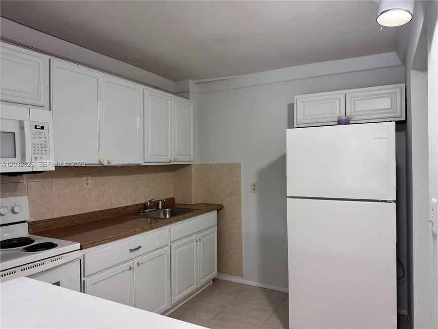 16950 W Dixie Hwy A232 Hwy #232, North Miami Beach, FL 33160 - #3
