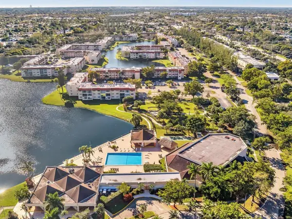 9041 Sunrise Lakes Blvd #106, Sunrise, FL 33322