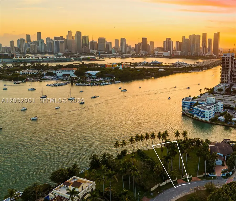 1228 S Venetian Way, Miami, FL 33139 - #2