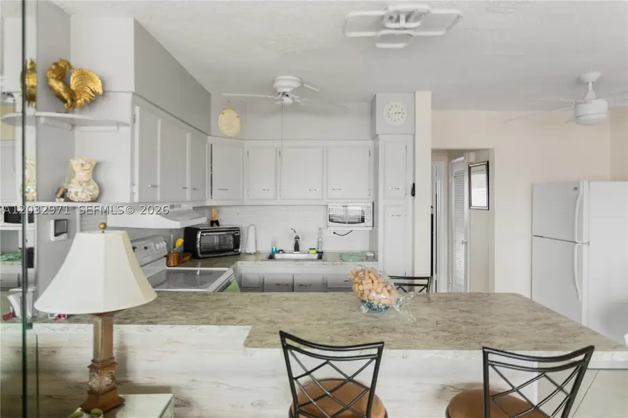 725 SW 11th Ave #12, Hallandale Beach, FL 33009 - #3