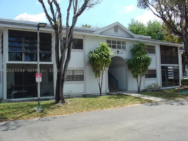 19025 NW 62nd Ave #202, Hialeah, FL 33015
