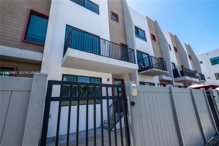 113 NE 6 #1111, Fort Lauderdale, FL 33304 - #3