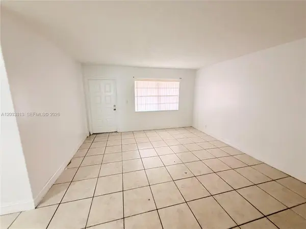 4160 NW 21st St #124D, Lauderhill, FL 33313
