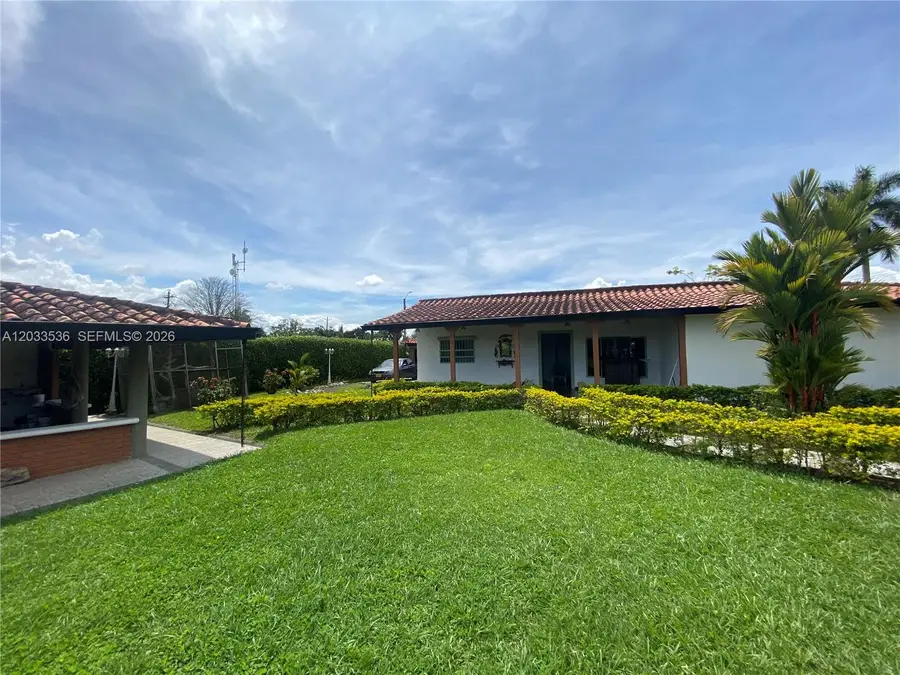 Casa 21 Barrio Morelia, Pereira, FL  - #2
