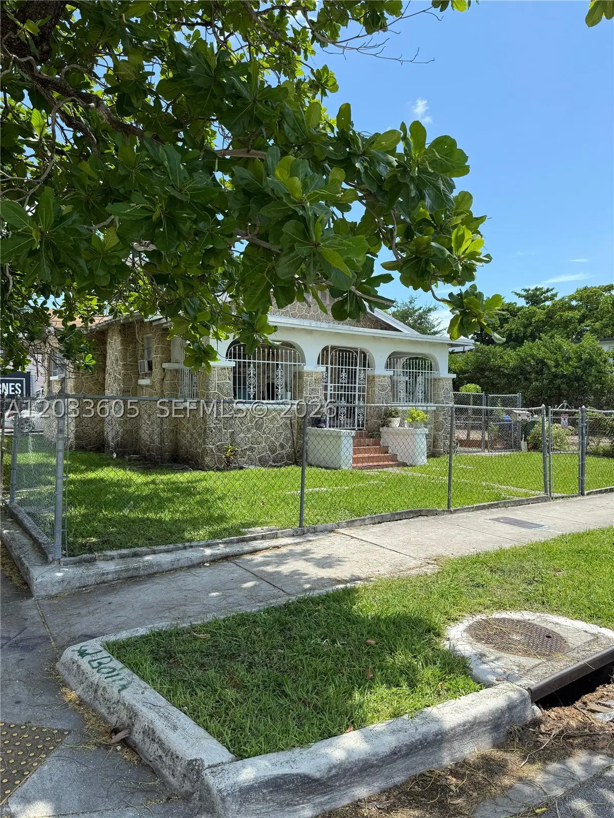 1269 NW 4th St, Miami, FL 33125 - #1