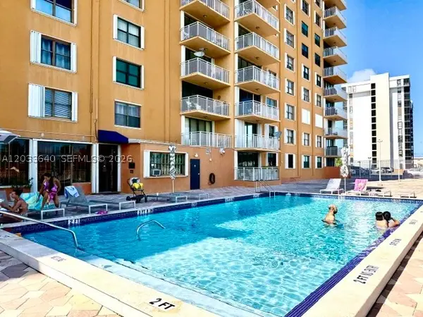 2450 NE 135th St #704, North Miami, FL 33181