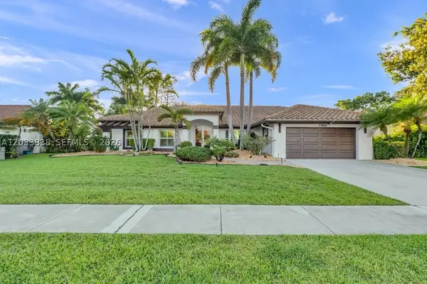 11834 Island Lakes Ln, Boca Raton, FL 33498