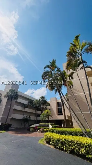 5800 Camino Real #306, Boca Raton, FL 33433
