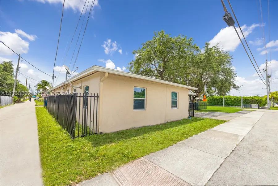 2247 Simms St, Hollywood, FL 33020 - #3