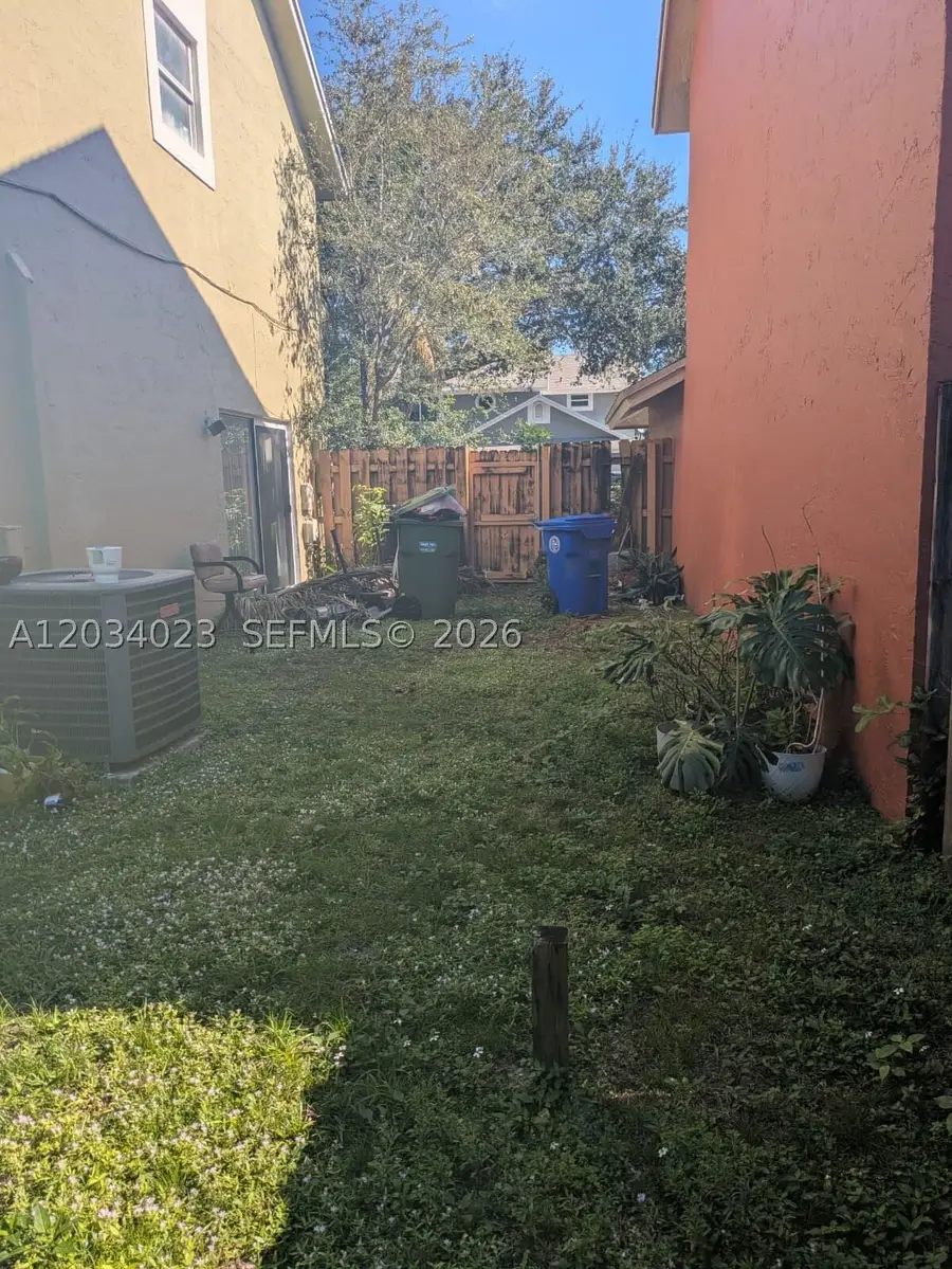950 SW 95th Ter, Pembroke Pines, FL 33025 - #3
