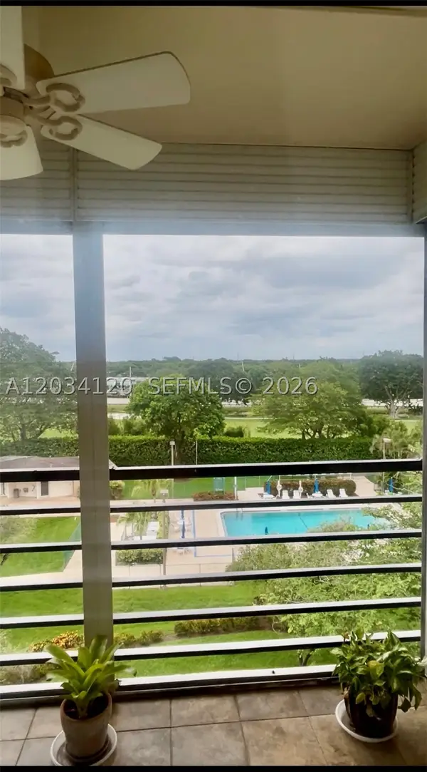 1300 Saint Charles Pl #620, Pembroke Pines, FL 33026