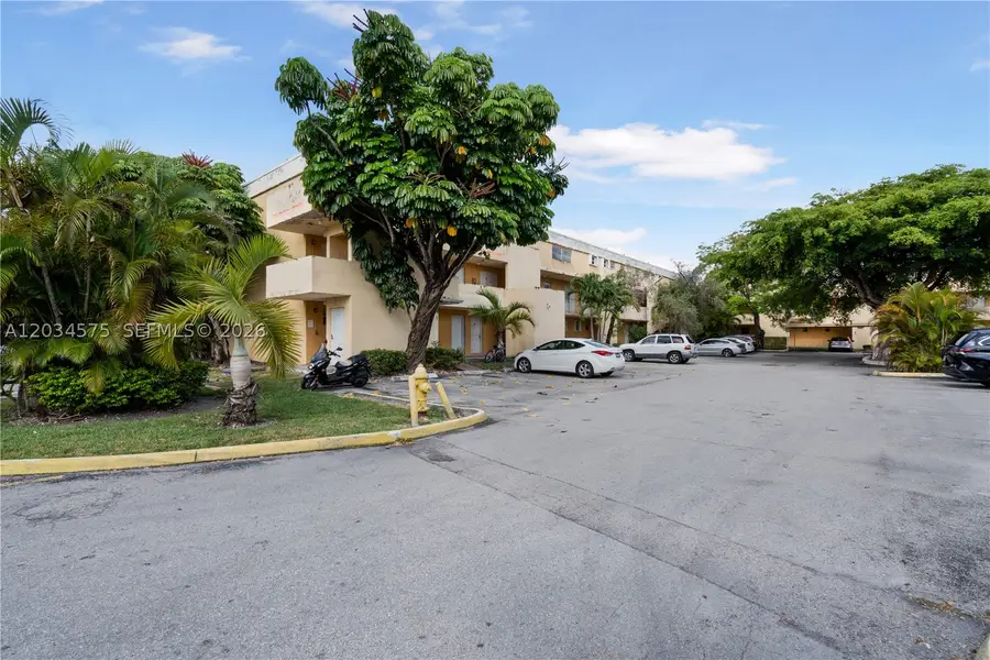 9371 Fontainebleau Blvd #I201, Miami, FL 33172 - #2