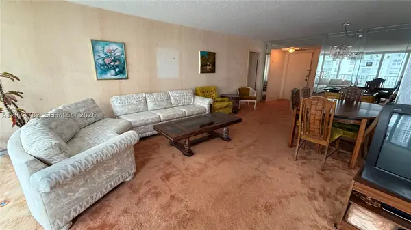 231 174th St #911, Sunny Isles Beach, FL 33160