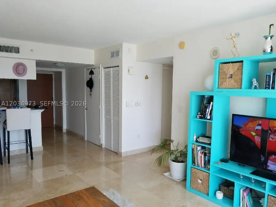 31 SE 5th St #2205, Miami, FL 33131 - #3