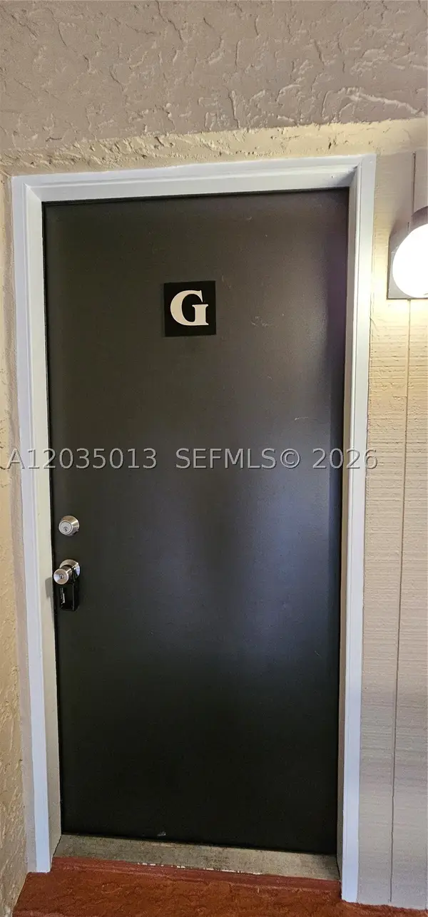 5352 NE 6th Ave #G9, Oakland Park, FL 33334