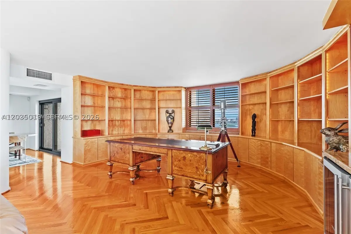 1800 NE 114th St #2204, Miami, FL 33181 - #1