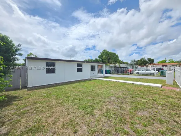 9590 NW 32nd Ct, Miami, FL 33147