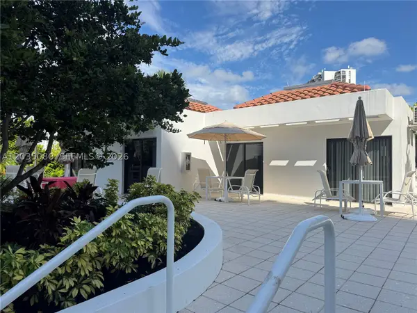 20281 E Country Club Dr #CAB19, Aventura, FL 33180