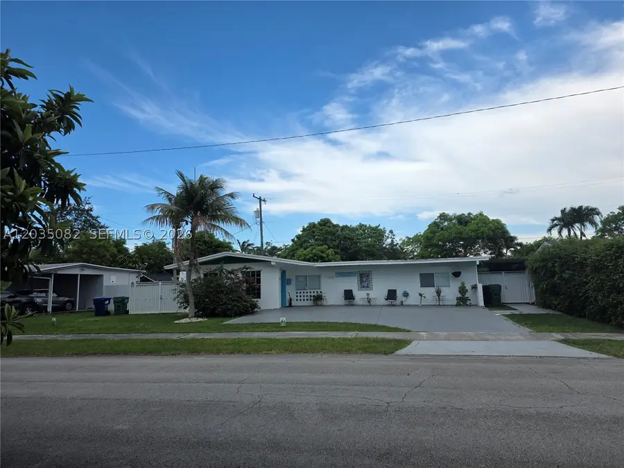 10220 SW 164th St, Miami, FL 33157 - #2