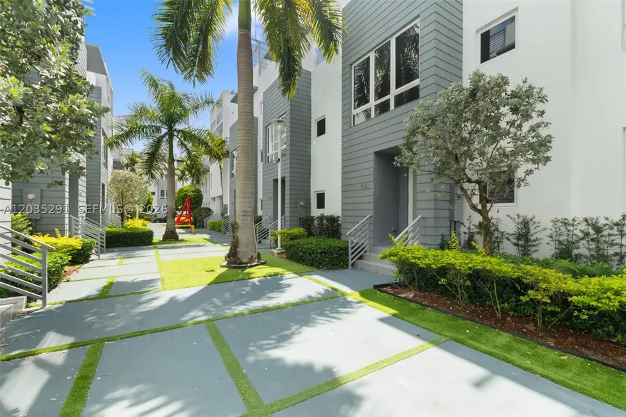 9161 NW 33rd St, Doral, FL 33172 - #2