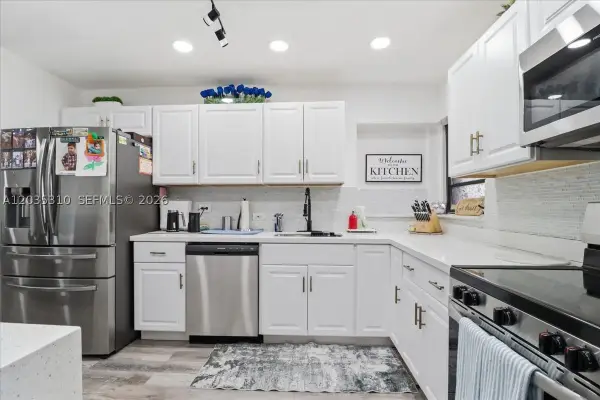 7551 Polk St, Hollywood, FL 33024