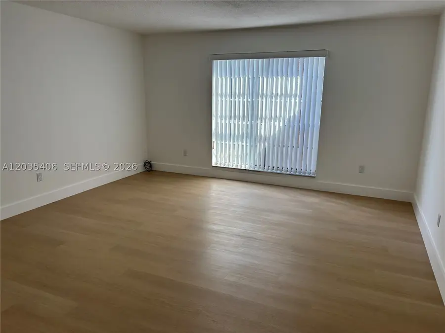 10790 N Kendall Dr #C-24, Miami, FL 33176 - #2