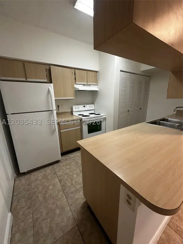 18356 NW 68th Ave #K, Hialeah, FL 33015