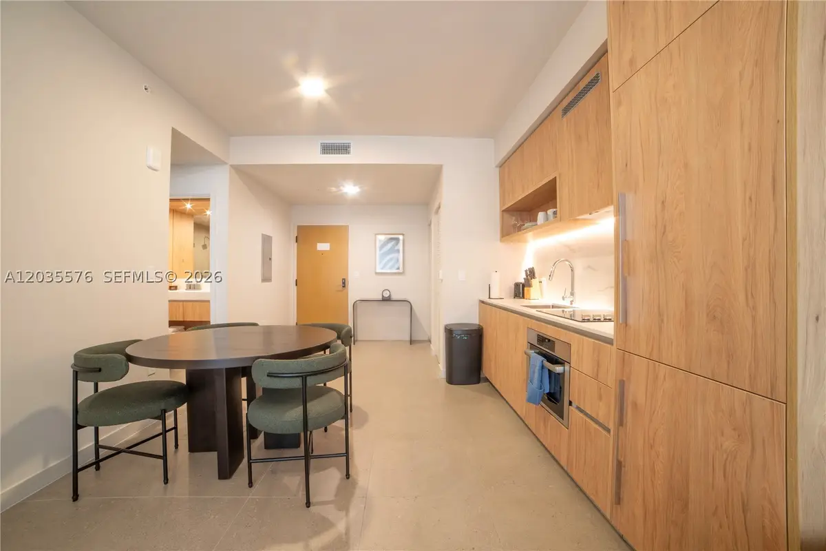 11 NE 6th #1403, Miami, FL 33132 - #1