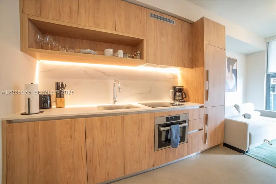 11 NE 6th #1403, Miami, FL 33132 - #3