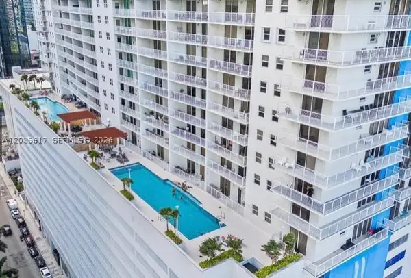 1200 Brickell Bay Dr #3318, Miami, FL 33131