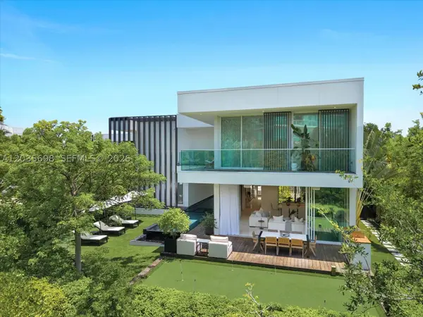 810 W 47 Ct, Miami Beach, FL 33140