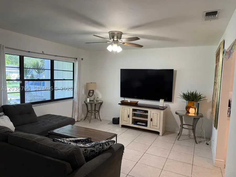 9764 Saddlebrook Dr, Boca Raton, FL 33496 - #3
