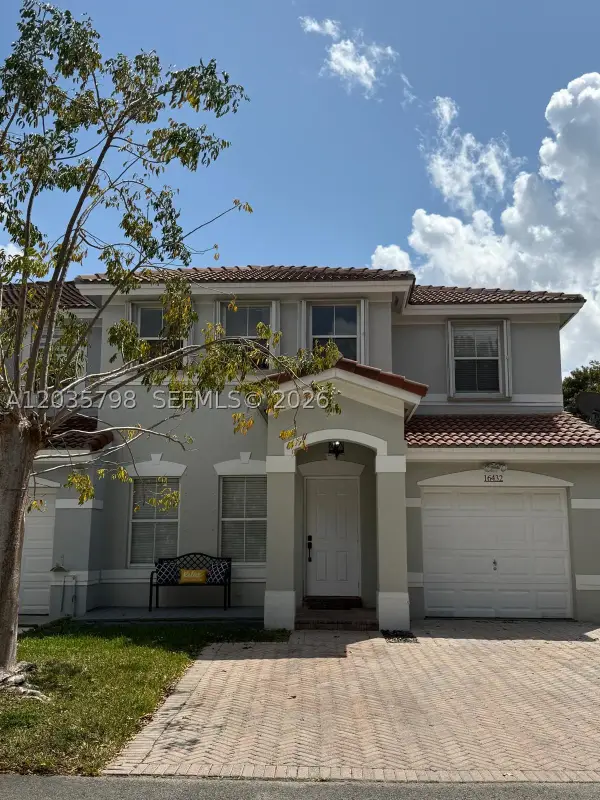 16432 SW 47th Ter, Miami, FL 33185