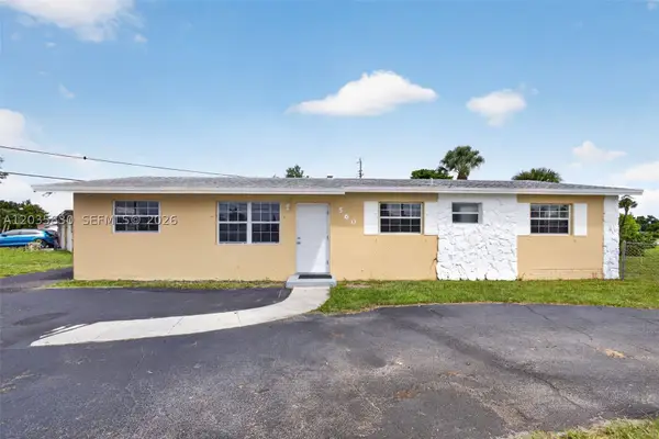 560 W 34th St, Riviera Beach, FL 33404
