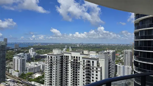 45 SW 9th St #3906, Miami, FL 33130