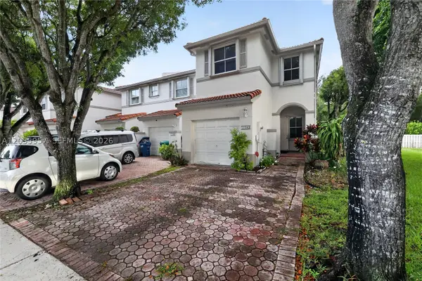 11042 NW 43rd Ter, Doral, FL 33178
