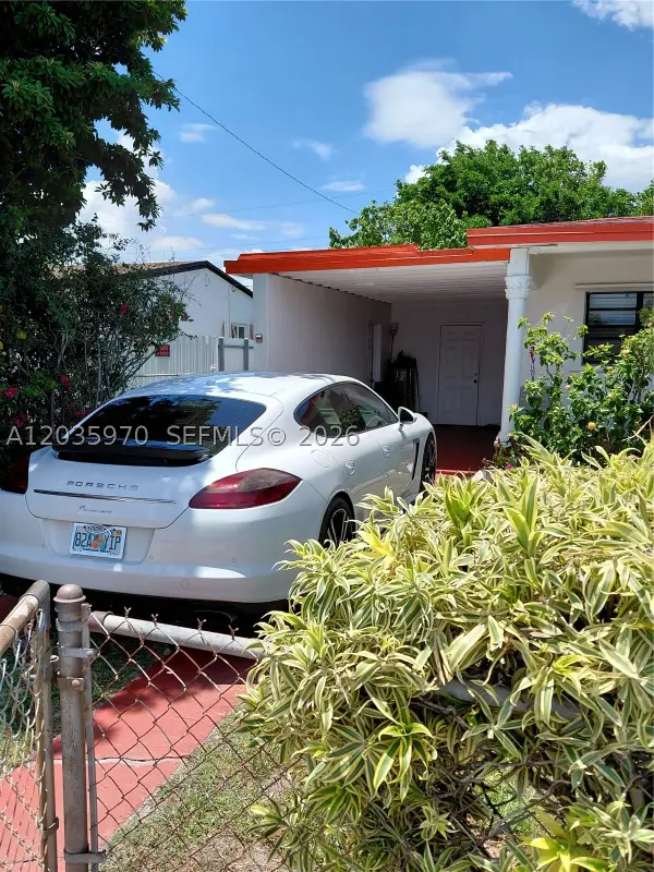 3021 NW 184th St, Miami Gardens, FL 33056