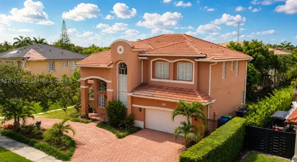 7856 NW 167th Ter, Miami Lakes, FL 33016