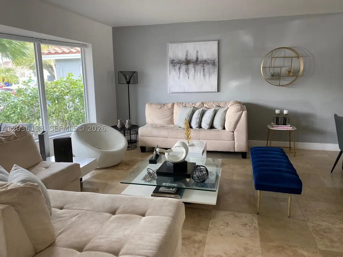 1103 Washington St, Hollywood, FL 33019 - #1