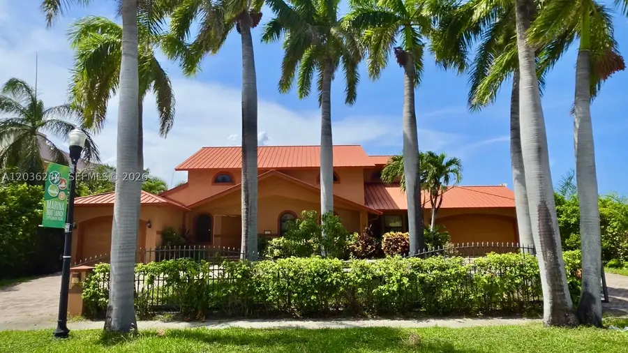 741 Tyler St, Hollywood, FL 33019 - #2
