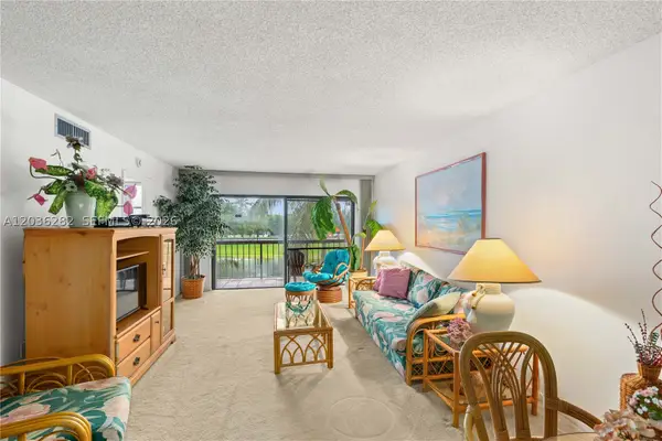10155 NW 9th St Cir #4-202, Miami, FL 33172