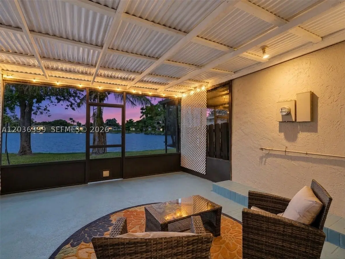 8902 Palm Tree Ln #8902, Pembroke Pines, FL 33024 - #1