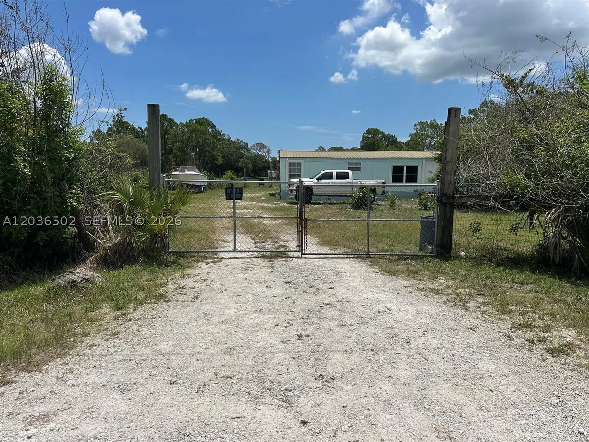 135 S Hacienda, Clewiston, FL 33440 - #1
