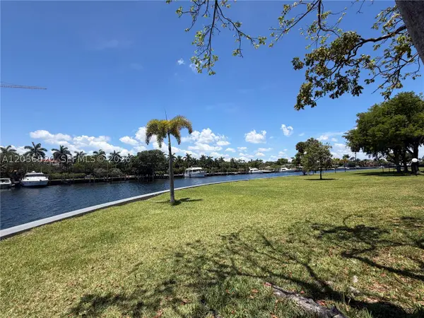 501 Three Islands Blvd #303, Hallandale Beach, FL 33009