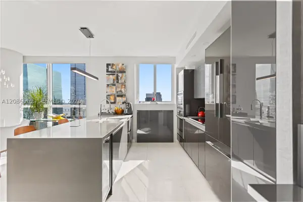 1080 Brickell Ave #3300, Miami, FL 33131