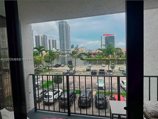 200 Leslie Dr #324, Hallandale Beach, FL 33009