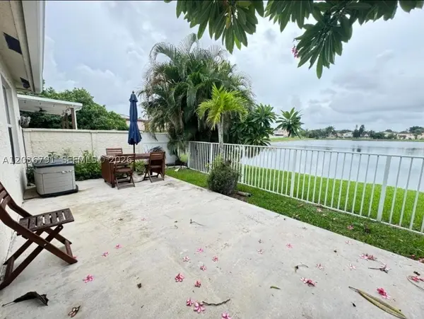 Address Withheld By Seller, Lake Worth, FL 33463