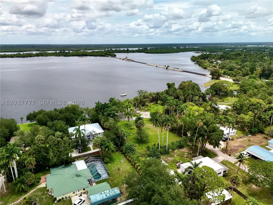 304 Royal Palm Park Rd, Fort Myers, FL 33905 - #3